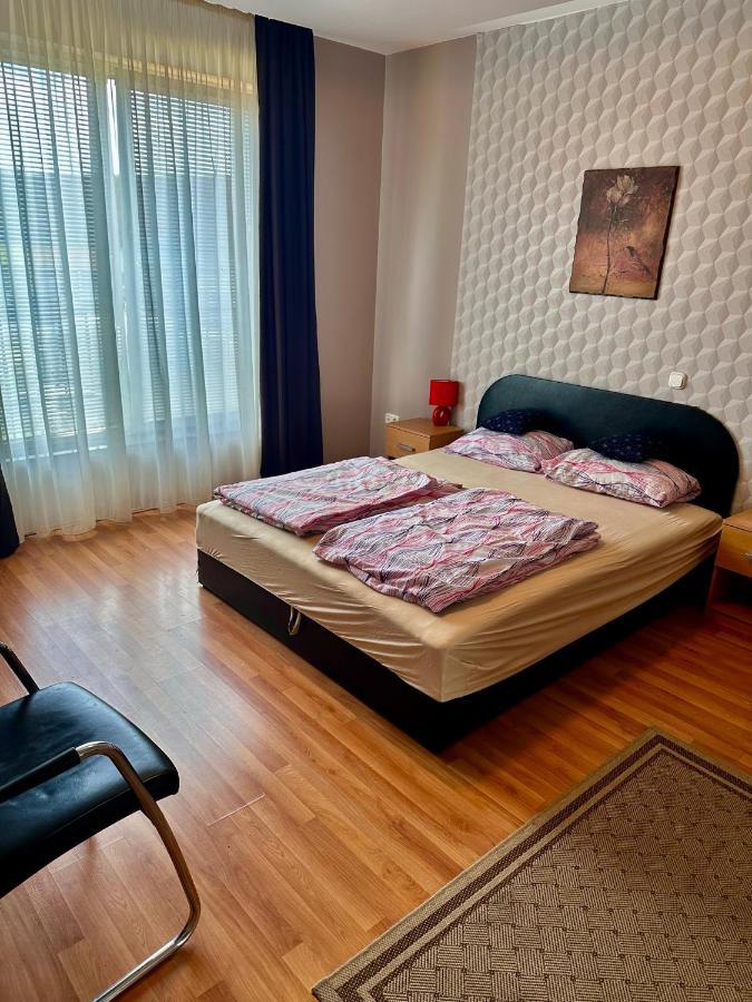 Velvet Motel Hegyeshalom Eksteriør billede