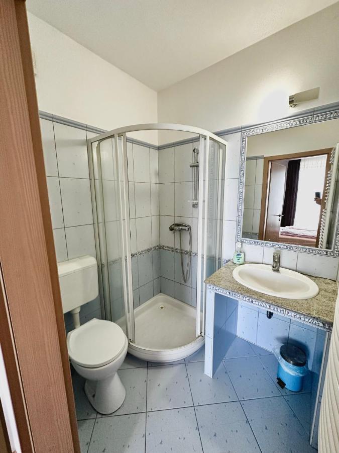 Velvet Motel Hegyeshalom Eksteriør billede