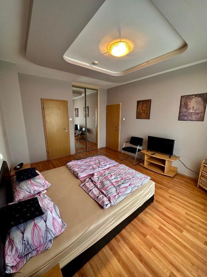 Velvet Motel Hegyeshalom Eksteriør billede